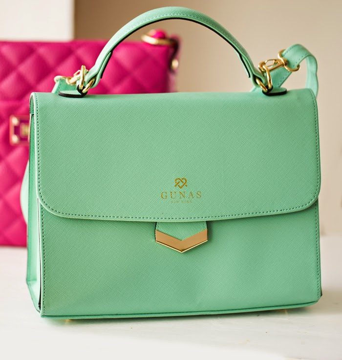 Favorite vegan handbag brands offering stylish, animal-free bags for a cruelty-free wardrobe.