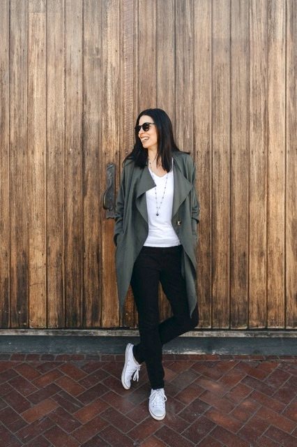 Maša of The Minimalist Vegan shares her journey into veganism, favorite plant-based meals, and thoughts on wellness and life.
